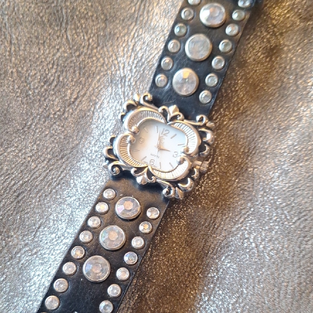 Source Unknown Black and Silver Women's Watch - Picture 4 of 11